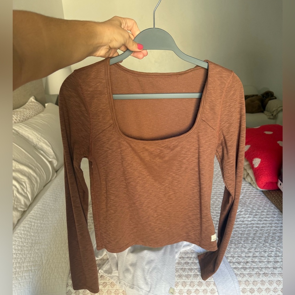 vuori long sleeve sunrise square neck